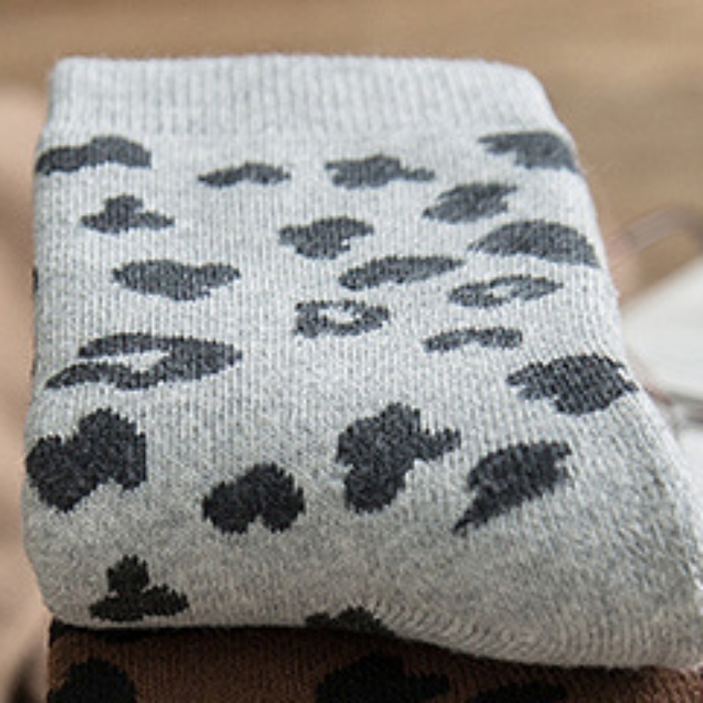 Leopard Print Ankle Socks In Gray - Picture 3 of 6